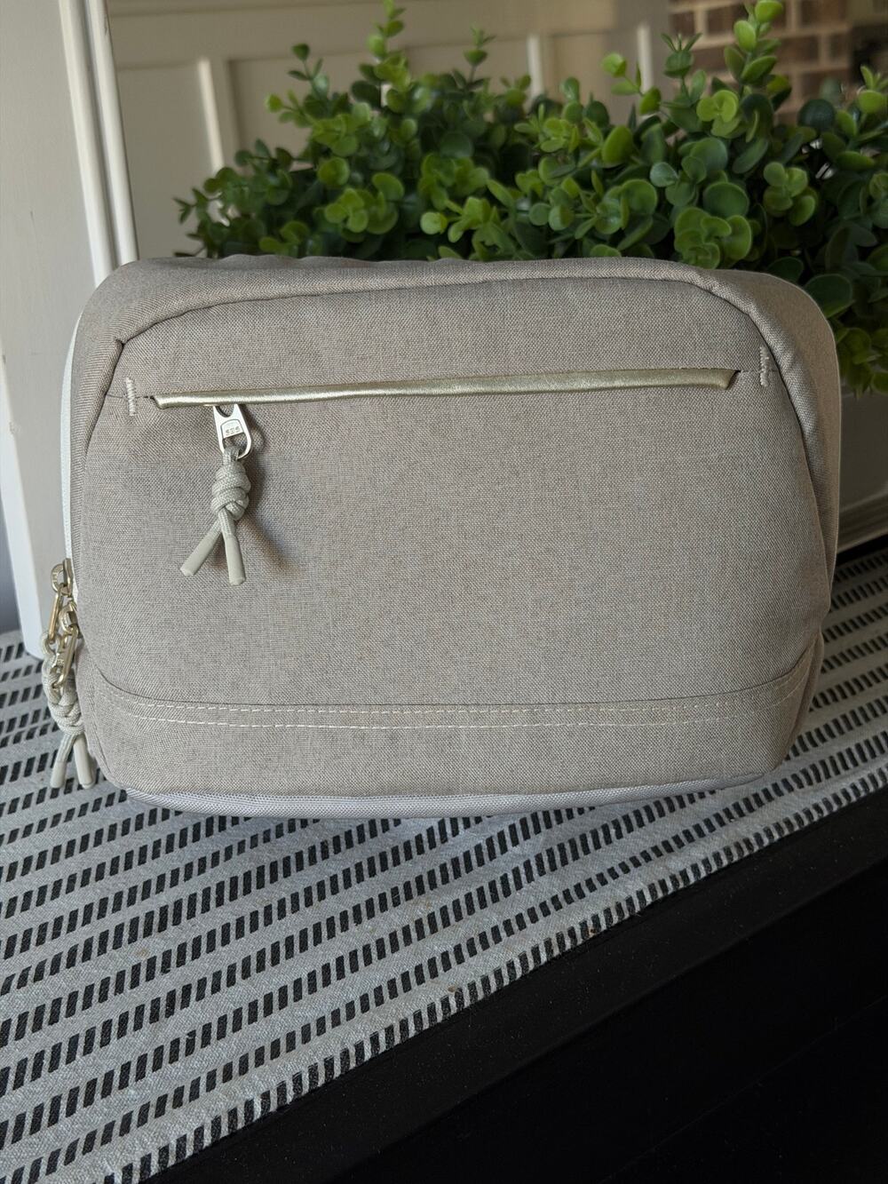 heyday Camera Sling Pack Beige Heather Waterproof Crossbody Bag NWT